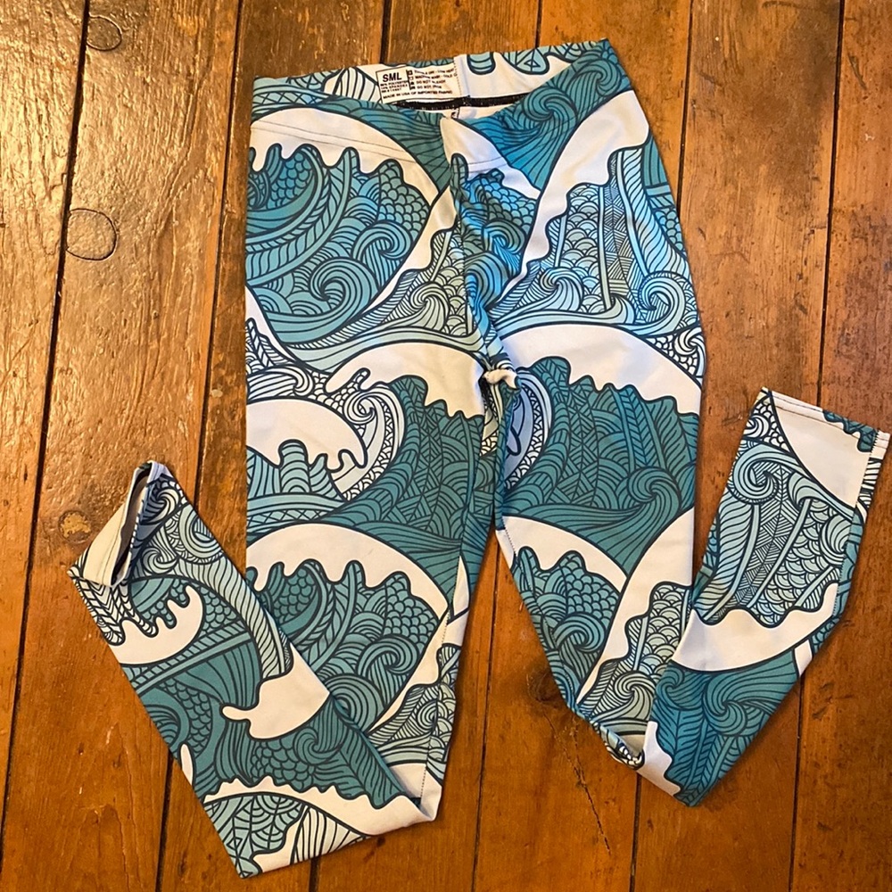 House of Flynn wave leggings